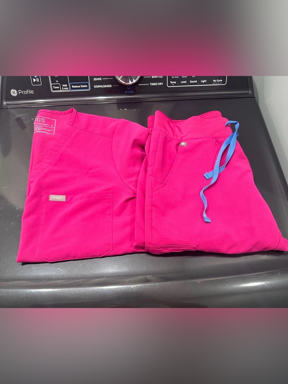 FIGS Raspberry Sherbet Scrub Set Small Catarina Top Zamora Petite Joggers